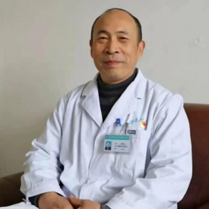 醫(yī)德雙馨的“康復(fù)醫(yī)師”，轉(zhuǎn)業(yè)軍人張躍山為啥這么“?！? class=